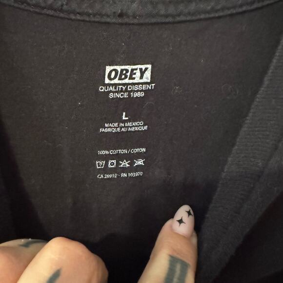 Obey Men’s Black Graphic T-Shirt size large - Picture 3 of 5